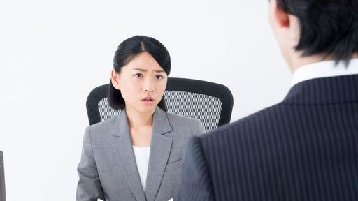 女性上司とのコミュニケーションが苦手だと感じている男性は多いもの。いったい、どうすれば円滑にやりとりできるのでしょう（写真:xiangtao / PIXTA）
