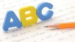 フランス人が驚く日本人の英語への「恐怖感」│社会的なプレッシャーがすごすぎないか